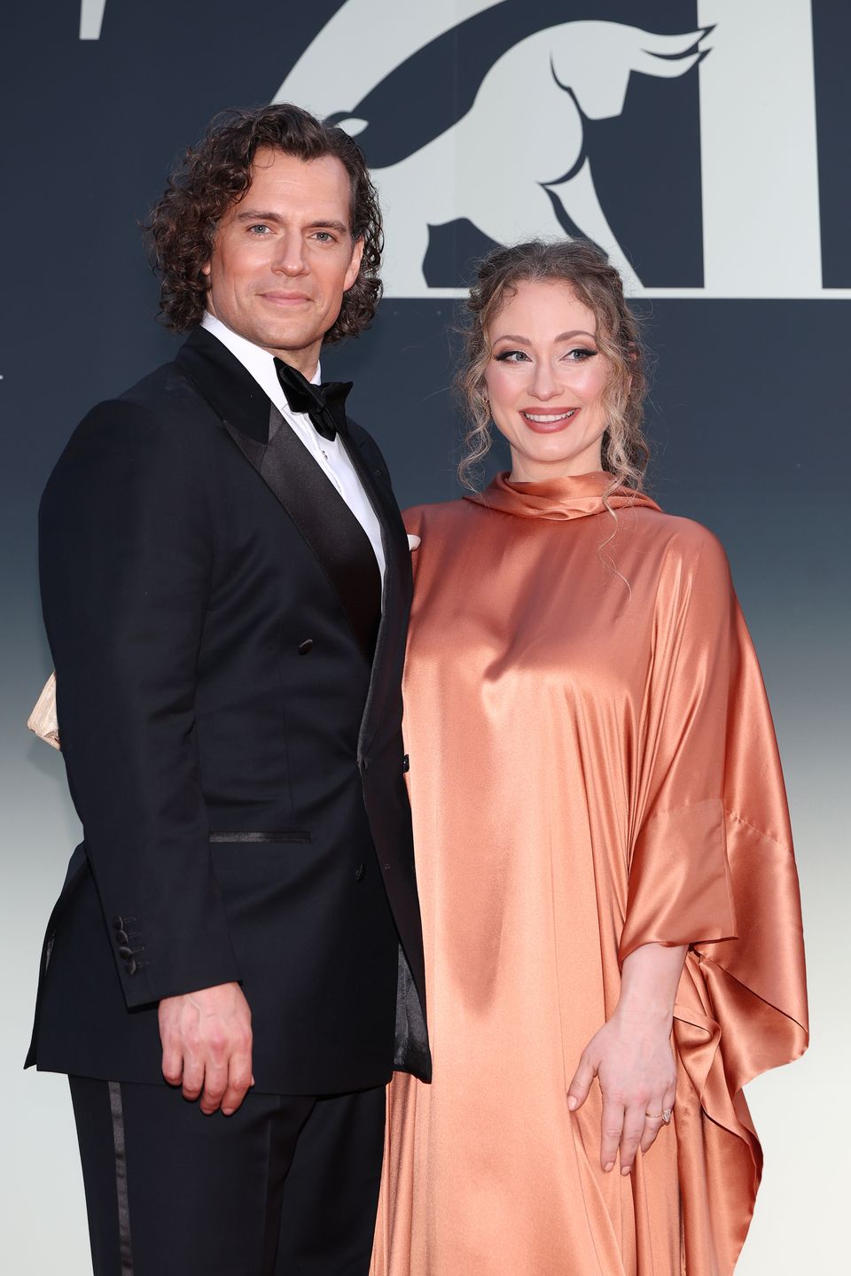 Henry Cavill z partnerką na festiwalu w Taorminie