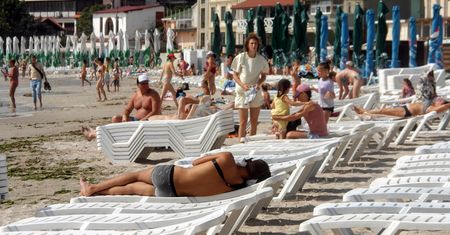 Ukraińcy mają już dość. "Próbują miksować życie wojenne z odpoczynkiem"