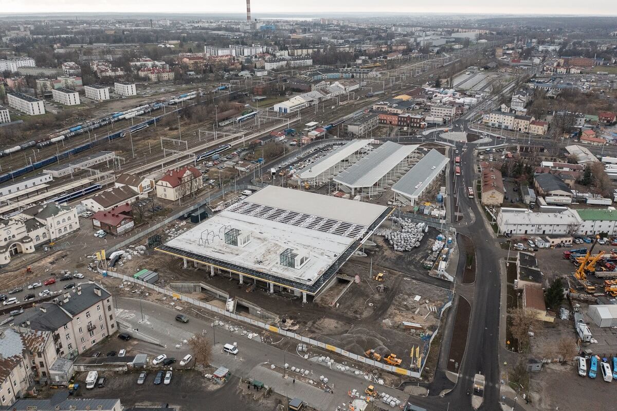 Widok z powietrza na budowę Dworca Metropolitalnego w Lublinie