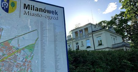 Afera w Milanówku. Zwolnili ją za... jeden wpis w internecie