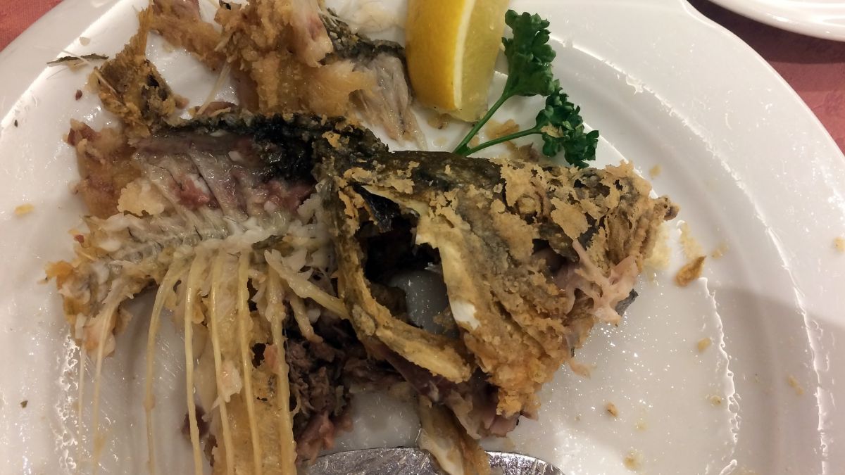 Uwaga na ości podczas świątecznej kolacji