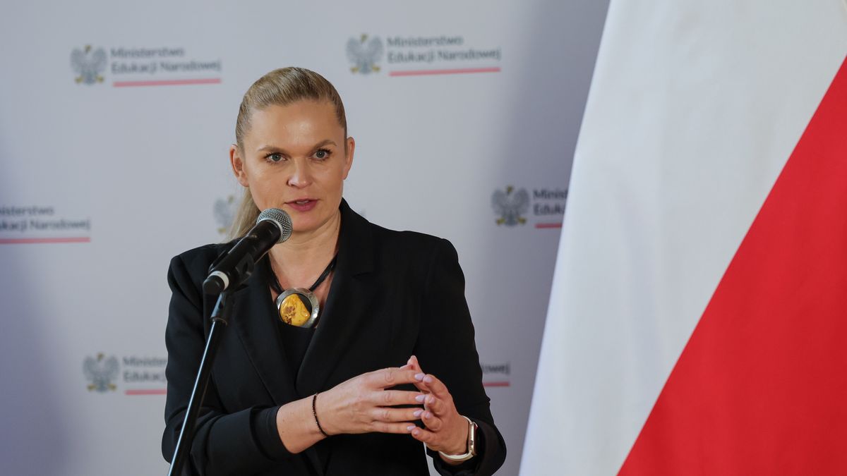 Barbara Nowacka
Warszawa, 10.04.2024. Minister edukacji narodowej Barbara Nowacka podczas konferencji prasowej "Edukacja obywatelska zamiast HiT", 10 bm. w siedzibie resortu w Warszawie. (mr) PAP/Szymon Pulcyn
Szymon Pulcyn
briefing, Edukacja obywatelska zamiast HiT, edukacji, konferencja, minister, ministra, nowy przedmiot, polityk, polityka, prasowa, prasowy, Czarnka, edukacja, edukacji obywatelskiej, MEN, Ministerstwo Edukacji Narodowej, resort edukacji, wychowanie obywatelskie