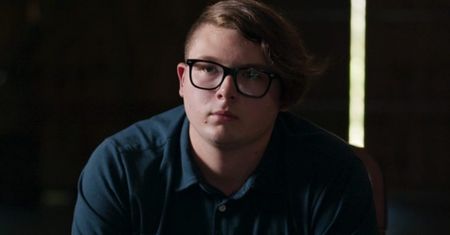 Zastrzelił swojego ojca, dzięki czemu odnalazł matkę i siostrę – pokręcona historia, która doczekała się serialu Netflixa