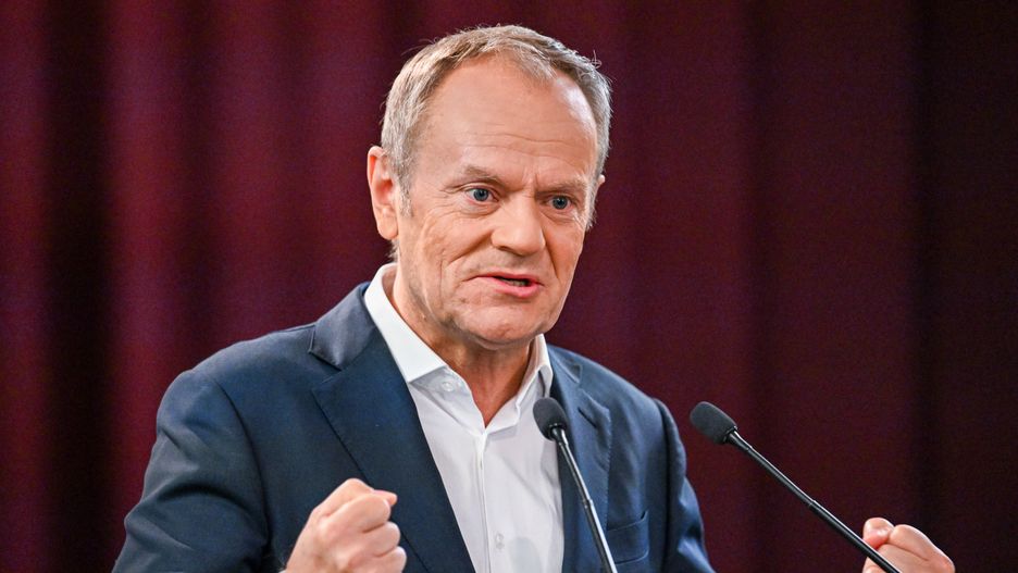 Donald Tusk narzekał na finanse na kampanię. Ruszyły przelewy