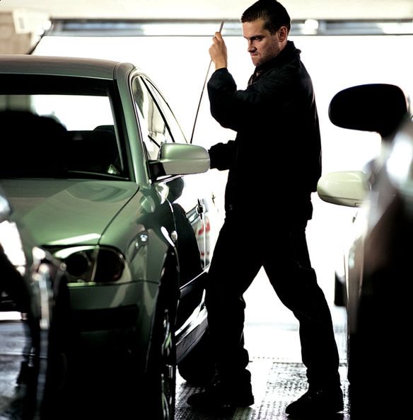 Jak najprościej zabezpieczyć auto przed kradzieżą?