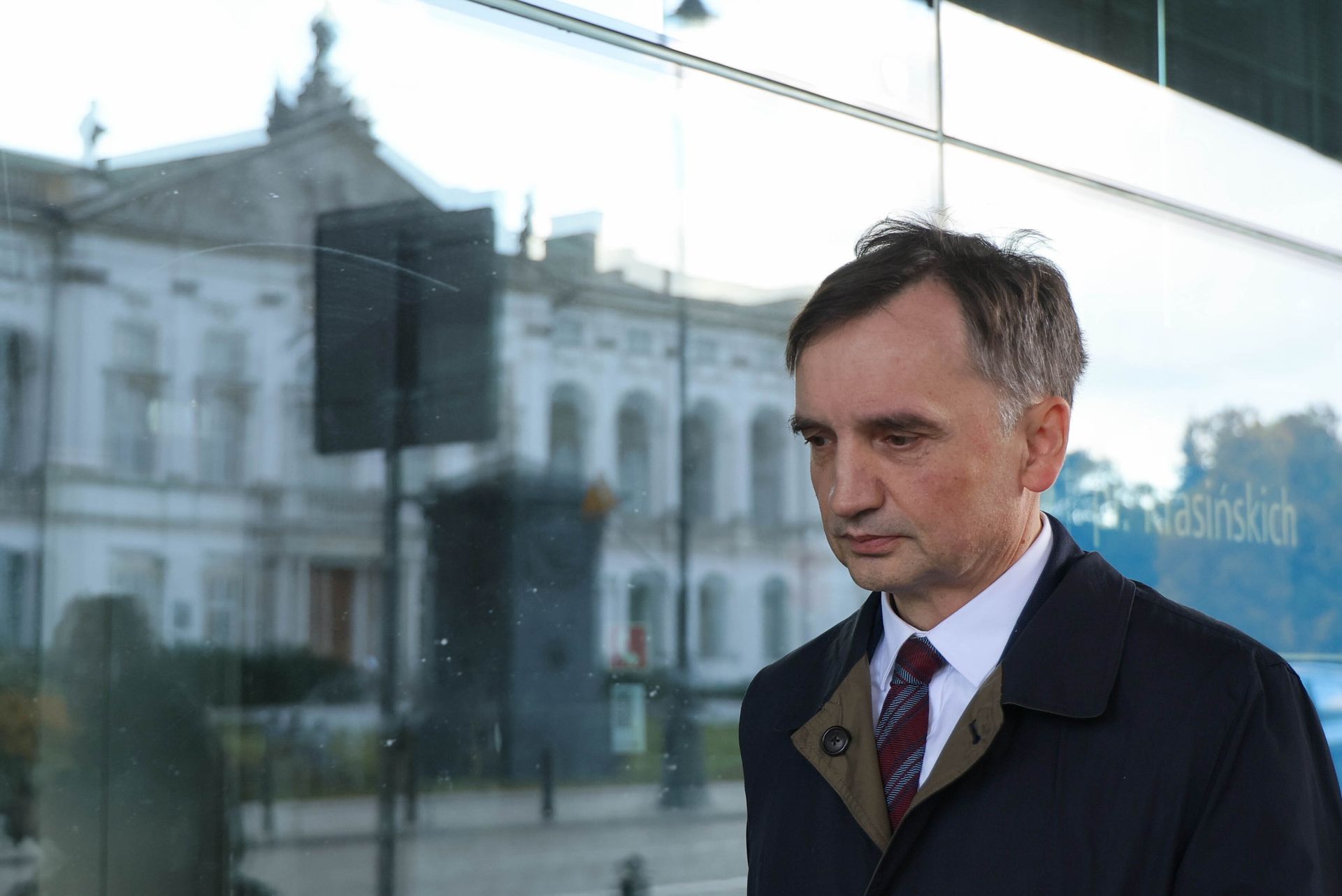 Dzwonił na policję ws. Ziobry. Aż zablokował numer 112 Kép