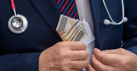 Szpital w Tarnowie szuka lekarzy na SOR. Tyle oferują za godzinę, chętnych nadal brak
