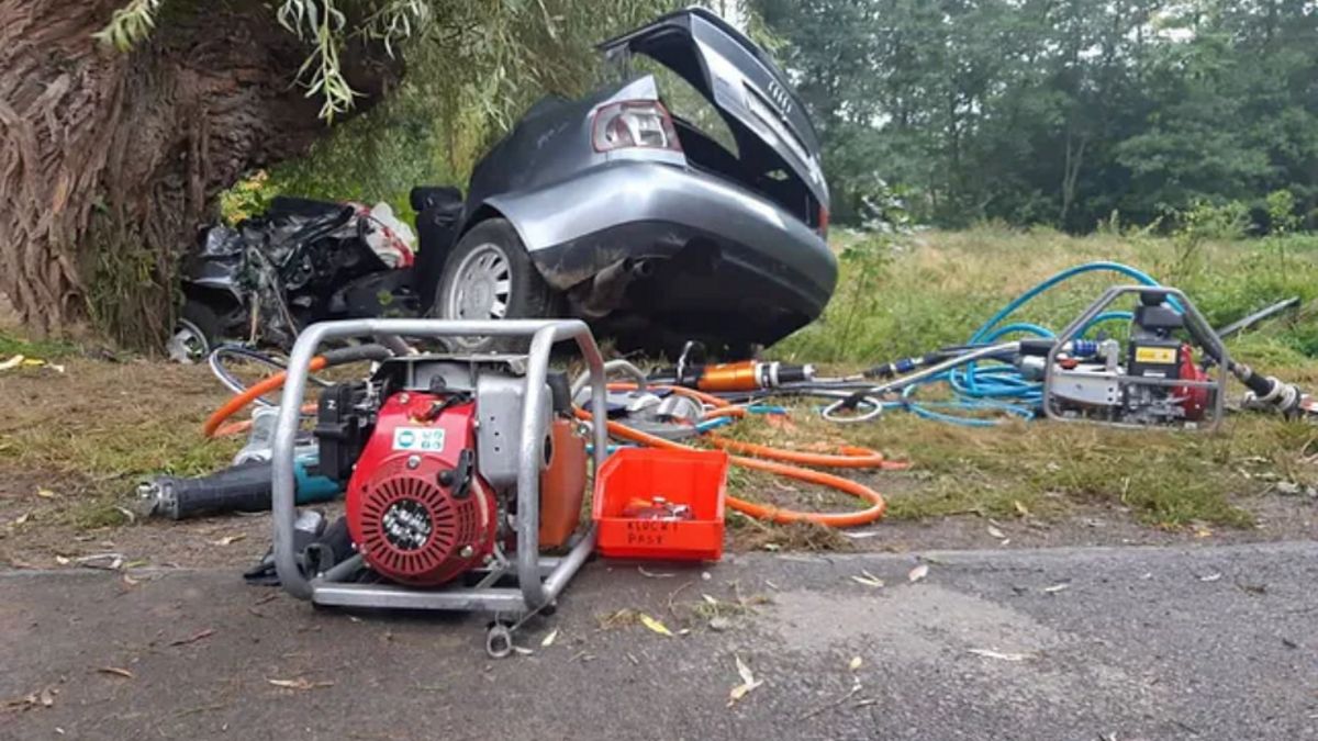 Uczniowie jechali do szkoły. Nie żyje 18-latek. 