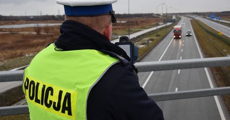 6,5 tys. zł mandatu i 30 punktów karnych. Policja karze recydywistę