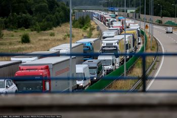 7-kilometrowy korek na A4. Służby wskazują na przyczynę