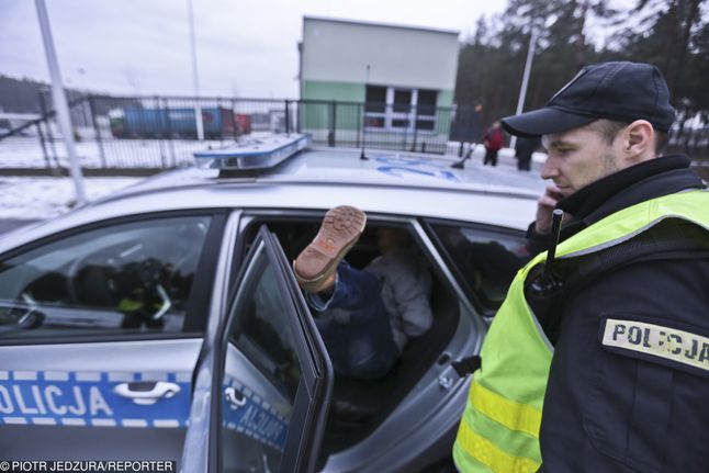 Pijani kierowcy podczas zatrzymania często nie okazują skruchy, a nawet są agresywni (fot. PIOTR JEDZURA/REPORTER)