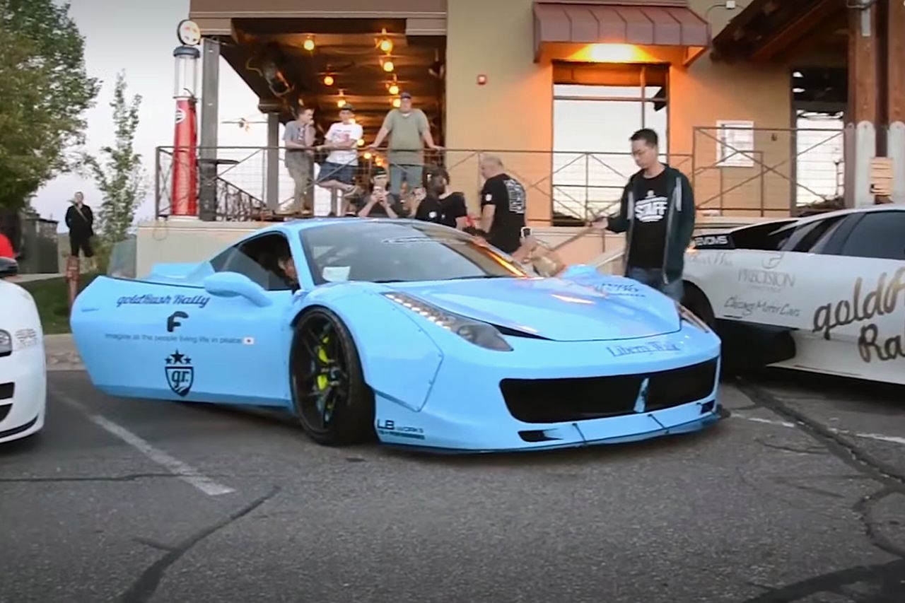Liberty Walk Ferrari 458 Italia z wydechem Armytrix