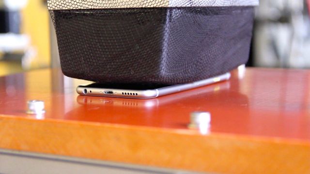 Apple: "Problemy z wygięciami dotknęły tylko 9 osób. Nowe iPhone'y są wytrzymałe!" 2