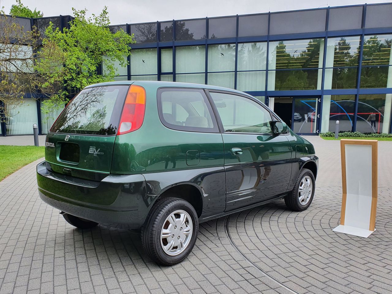 Honda EV Plus. Początków tego auta Japończycy się wstydzili