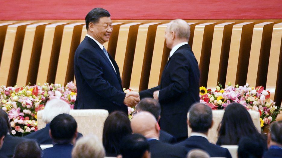 Chiński prezydent Xi Jinping i prezydent Rosji Władimir Putin rozmawiali o chińskim szlaku o nazwie "Jeden pas, jedna droga, sztandarowej inwestycji Xi