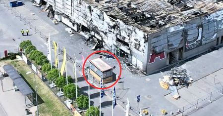 "Cud" na Marywilskiej. Pożar strawił halę, ocalała jedynie budka z lodami