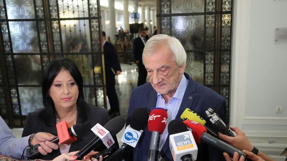 Koronawirus. Dodatkowe posiedzenie Sejmu. Ryszard Terlecki: we wtorek informacja premiera o stanie państwa