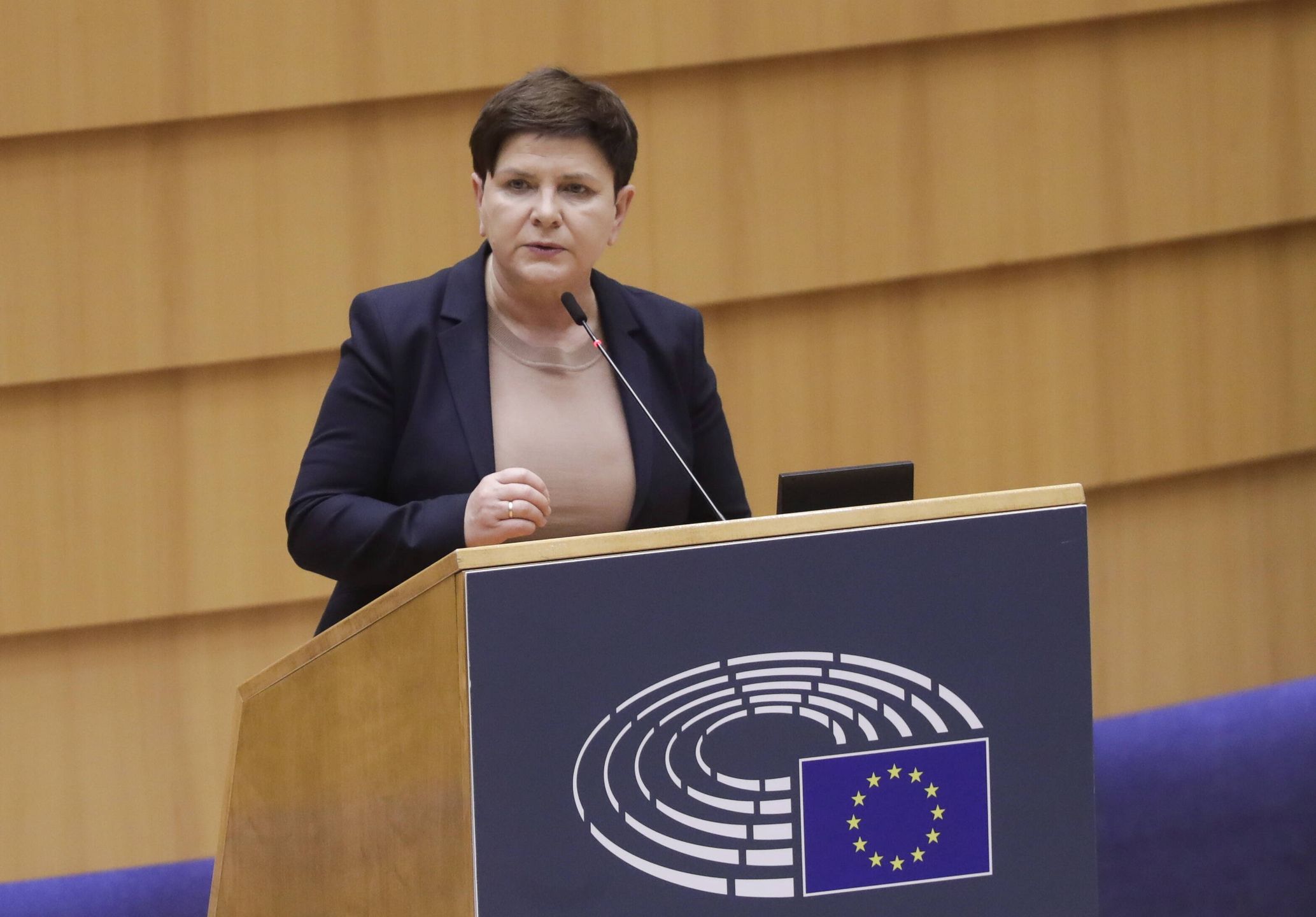 Ile zarabia Beata Szydło? Sama odpowiedziała na "szydłologię"