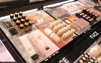 "Szczególnie podstępna". Znana sieć perfumerii może mieć problem