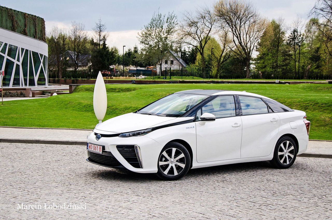 Kapitan Snuja sprzedaje swoją toyotę mirai. Porównywał ją do Bentleya Continentala GT