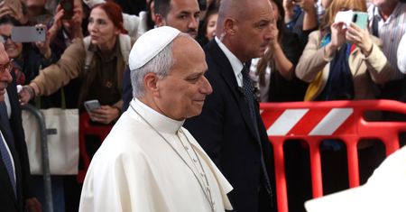 Papież Leon XIV po operacji. Media o "szoku i niepewności"