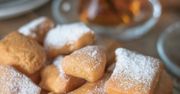 Jogurtowe mini pączki w syropie. Miękkie i puszyste