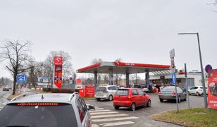 Różnica 30 gr na litrze. "Trzeba rozważyć, czy opłaca się jechać na drugi koniec miasta"