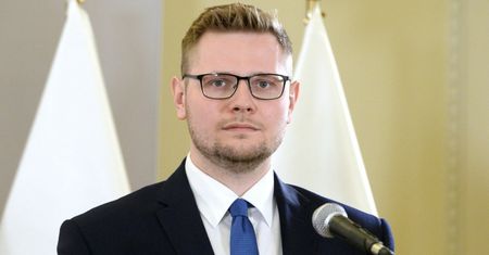 Michał Woś: "Pani ambasador powinna pójść na jakąś prelekcję"