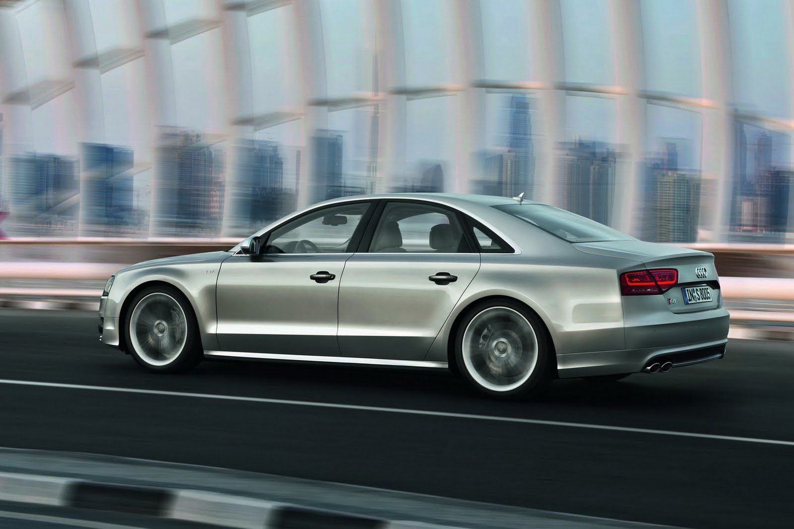 Audi-S8