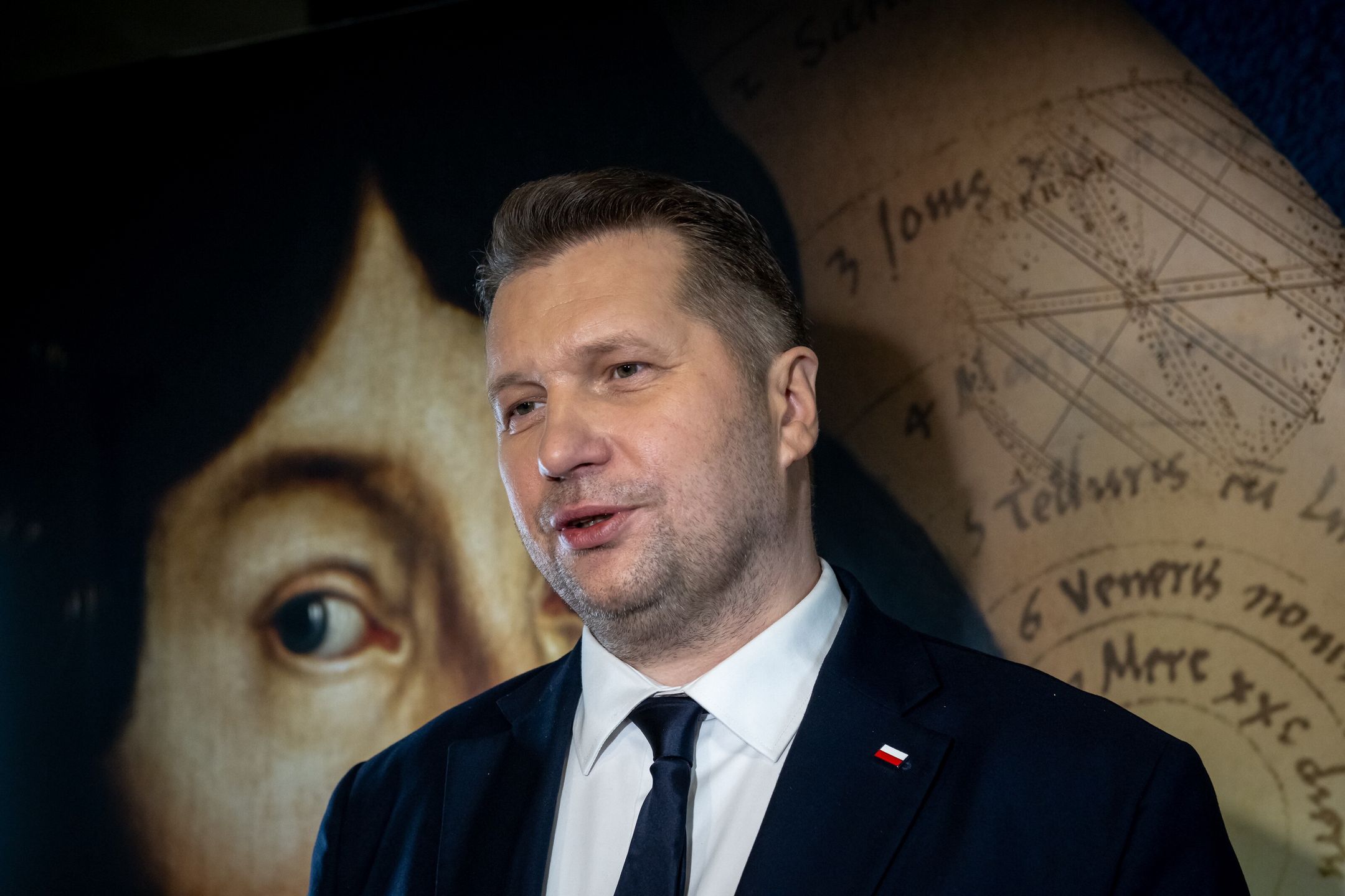 Toruń, 21.02.2023. Minister edukacji i nauki Przemysław Czarnek podczas ostatniego dnia Światowego Kongresu Kopernikańskiego w Toruniu, 21 bm. W dniu 19 lutego przypadała 550. rocznica urodzin astronoma. (aldg) PAP/Tytus Żmijewski