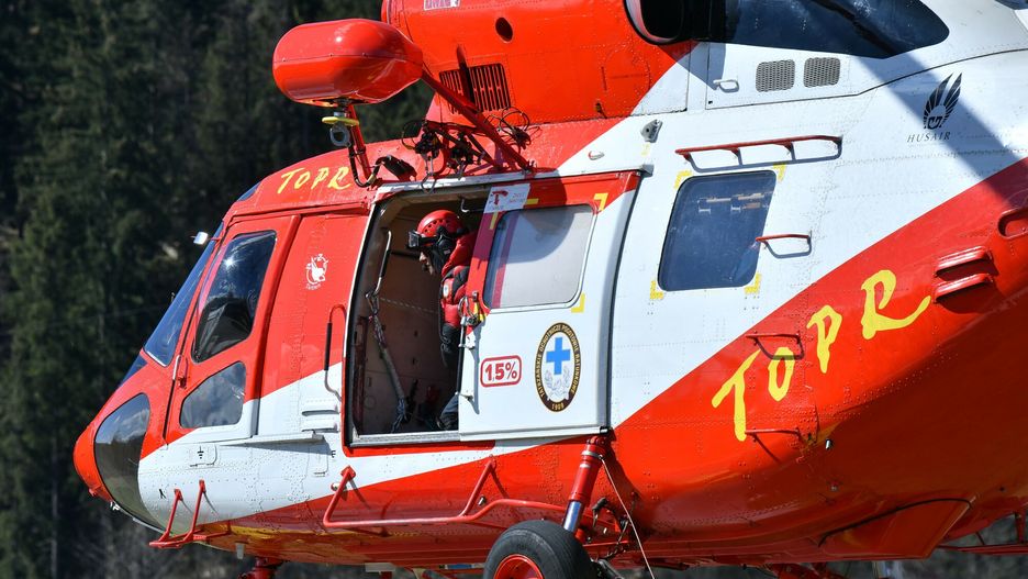 ?miertelny wypadek ?o?nerza w Tatrach
26.03. 2024. Zakopane W Tatrach podczas cwiczen doszlo do smiertelnego wypadku zolnierza Fot. Maciek Jonek/REPORTER
Maciek Jonek/REPORTER