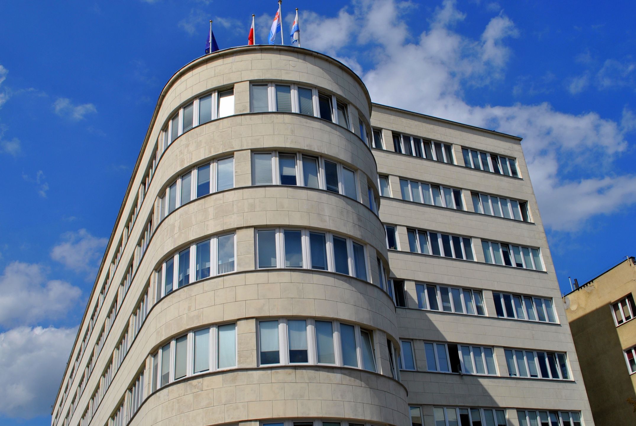 Gdyński modernizm widać w centrum miasta na każdym kroku