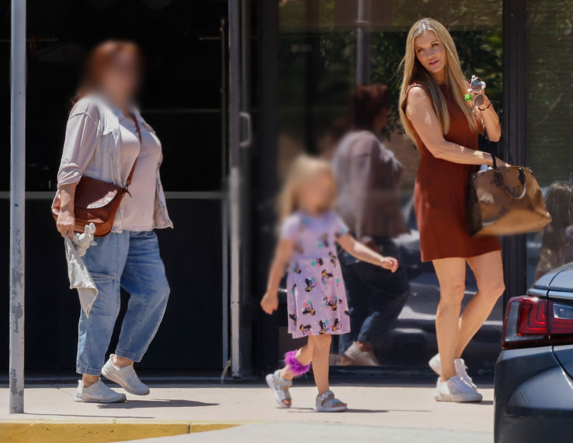EXCLUSIVE: Joanna Krupa is seen stepping out for lunch with her mother Wendy and daughter Asha in Los Angeles.EXCLUSIVE: Joanna Krupa is seen stepping out for lunch with her mother Wendy and daughter Asha in Los Angeles.
13 Jun 2024,Image: 881492874, License: Rights-managed, Restrictions: World Rights, Model Release: no, Pictured: Joanna Krupa, Credit line: MEGA / The Mega Agency / ForumMEGA / The Mega Agency / Forummother Wendy, Los Angeles, sushi, lunch, daughter Asha, Joanna Krupa, Sketchers, Louie Vuitton, Iphone