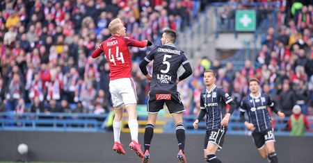 Miliardowa Ekstraklasa. W Europie piach, a w Polsce strumień gotówki