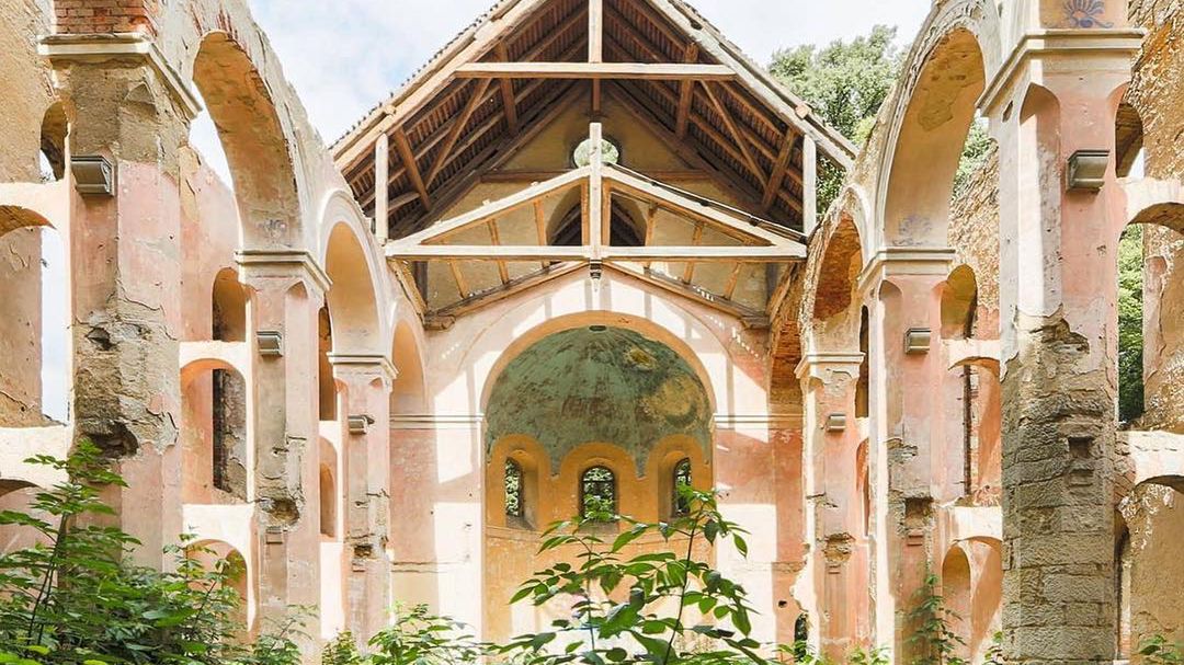 Natura jest niesamowita! W tych opuszczonych miejscach pokazała swoją siłę 1