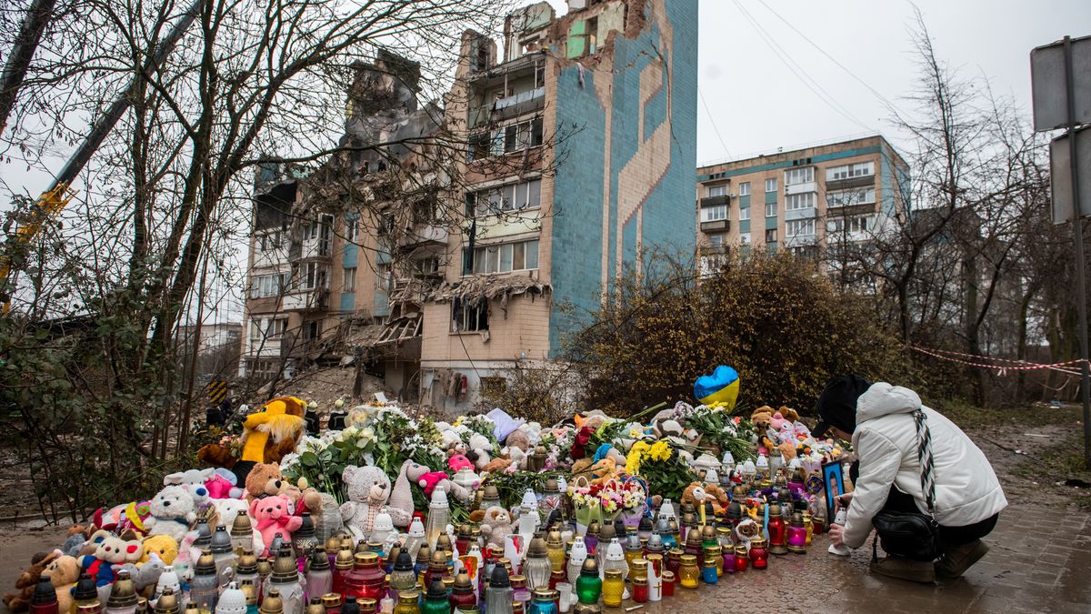 znicze i maskotki w miejscu ataku w Tarnopolu
Vladyslav Musiienko
akcja, inwazja, poszukiwania, ratownicy, ratownicza, rosja, tarnopol, ukraina, wojna