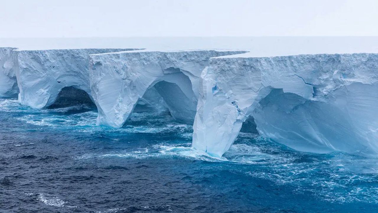 Größter Eisberg der Welt zerbricht: Gefahr für Schifffahrt und Tiere
