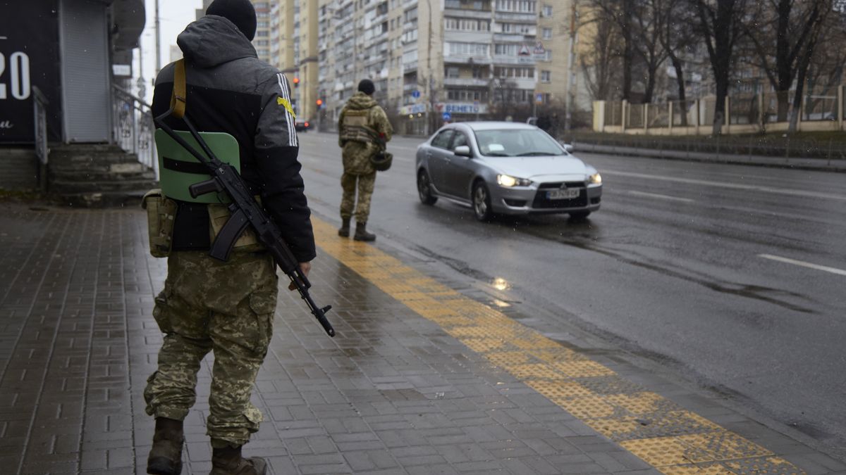 Rosyjska propaganda nie używa nawet słowa "wojna". Pisze tylko o "operacji pokojowej". Miliony Rosjan chcą jednak poznać prawdę