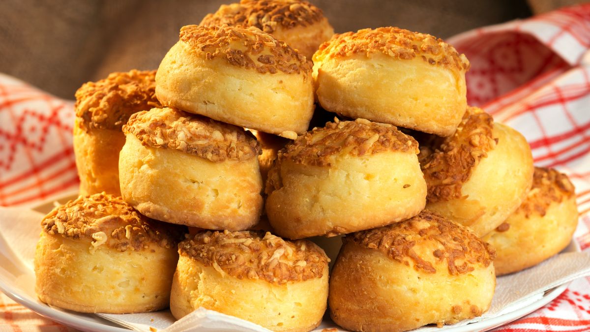 Węgierskie bułeczki serowe - pogácsa