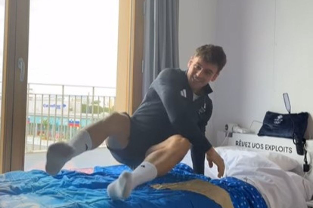 Olympic diver Tom Daley puts Paris 2024 beds to the test