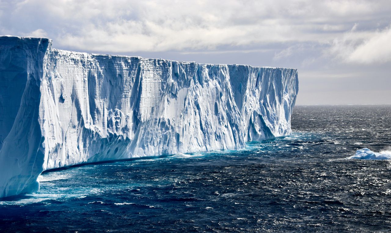 Iceberg A23a embarks on journey after decades of stillness
