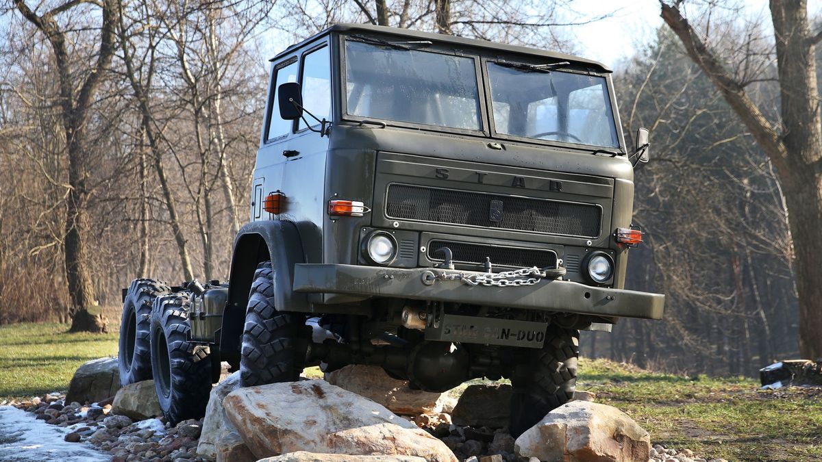 Miasto pełne ciężarówek Star. Oryginalne pomniki. Są tam nie przez przypadek 1