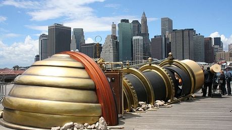 Teleskop Steampunk pozwalający obejrzeć Londyn z Nowego Jorku 1
