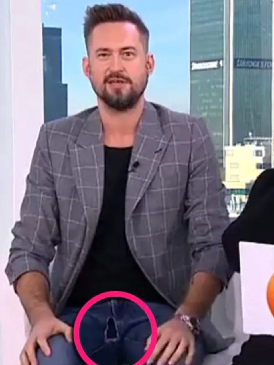 Marcin Prokop pokazał dziury w spodniach i aucie