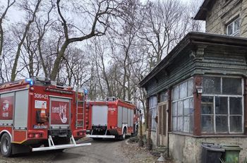 Tragiczny pożar w Komornikach: śmierć dwóch osób