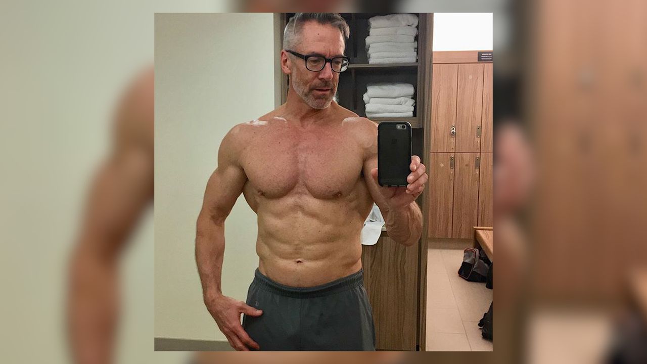 60-latek ma ciało 20-latka. Zobacz, jak to zrobił (WIDEO)