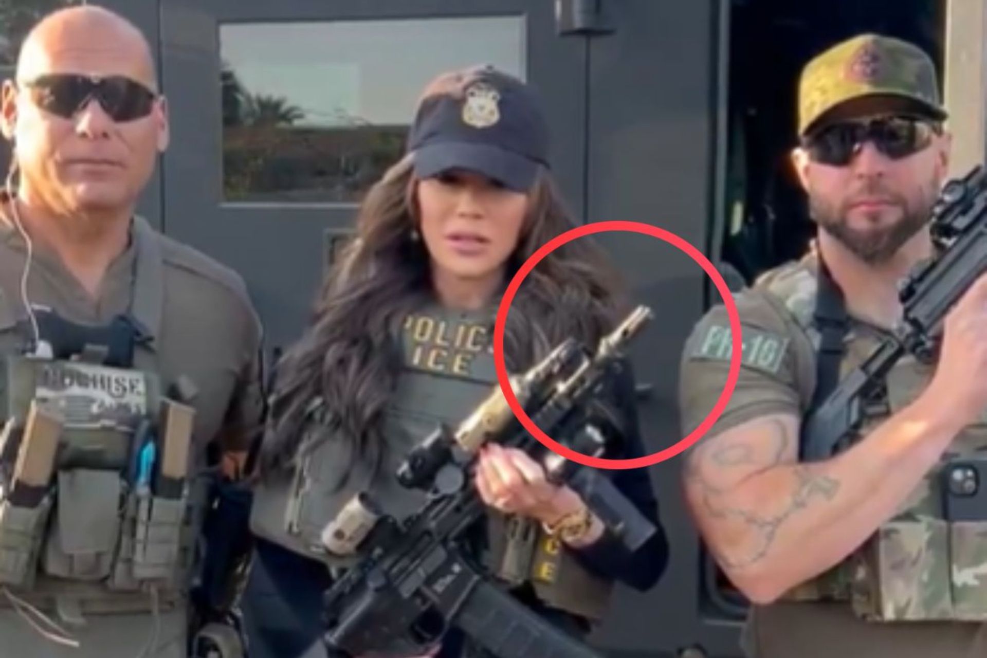 wiadomości,aktualności,WP Wiadomości Fala krytyki wobec podwładnej Trumpa. Tak trzymała karabin