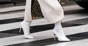 Czas odczarować białe botki. Jak nosić je jesienią?