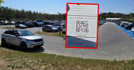 Zaparkował przy Gołębiewskim. Spojrzał dwa razy. To nie była pomyłka