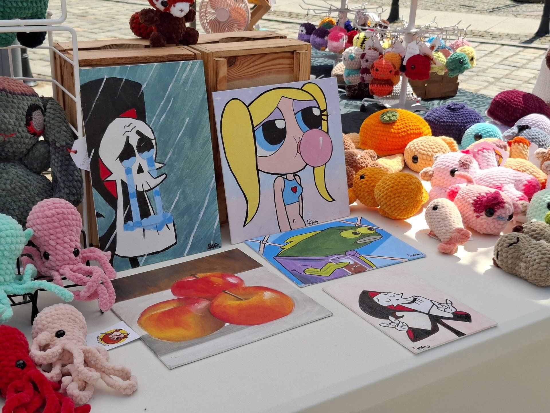 Plac przy kościele św. Marii Magdaleny zamienił się w krainę rękodzieła - tak wyglądał Ręki Dzieła Fest w piękny, długi weekend